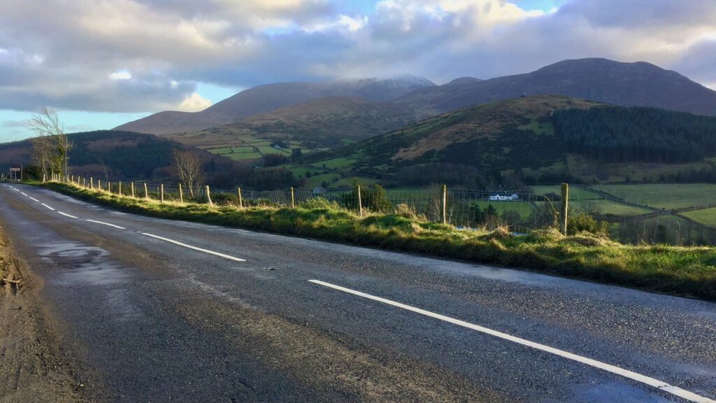 Fietsen in Noord-Ierland over mooie wegen met uitzicht.