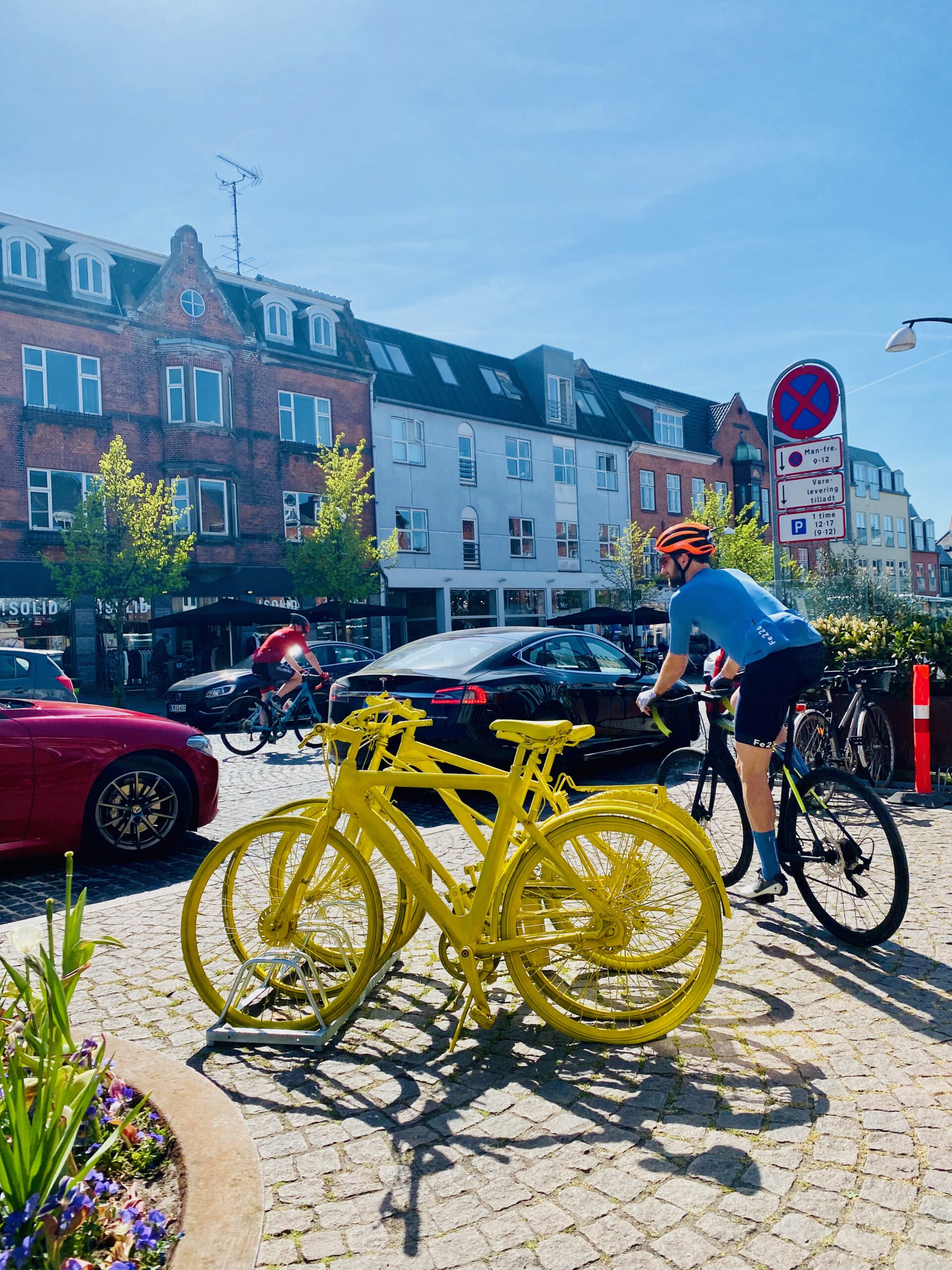 yellow bikes, gele fietsen, gele trui, Copenhagen, Denmark, cycling, fietsen, wielrennen, fietsen in Denemarken, cycling Denmark