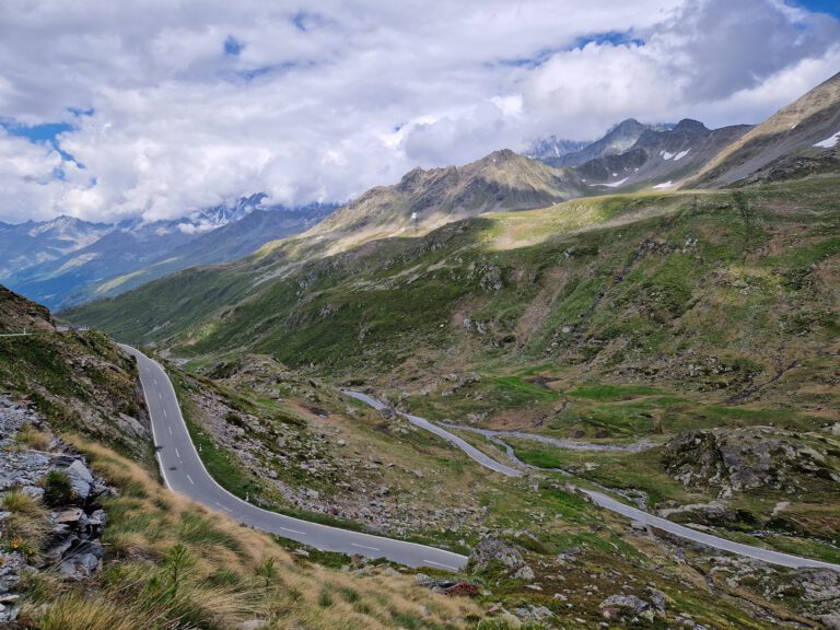 grand saint bernard, fietsen in zwitserland, zwitserland, col, col du grand saint bernard, fietsklim, erwin en erwin, mountain high chasers