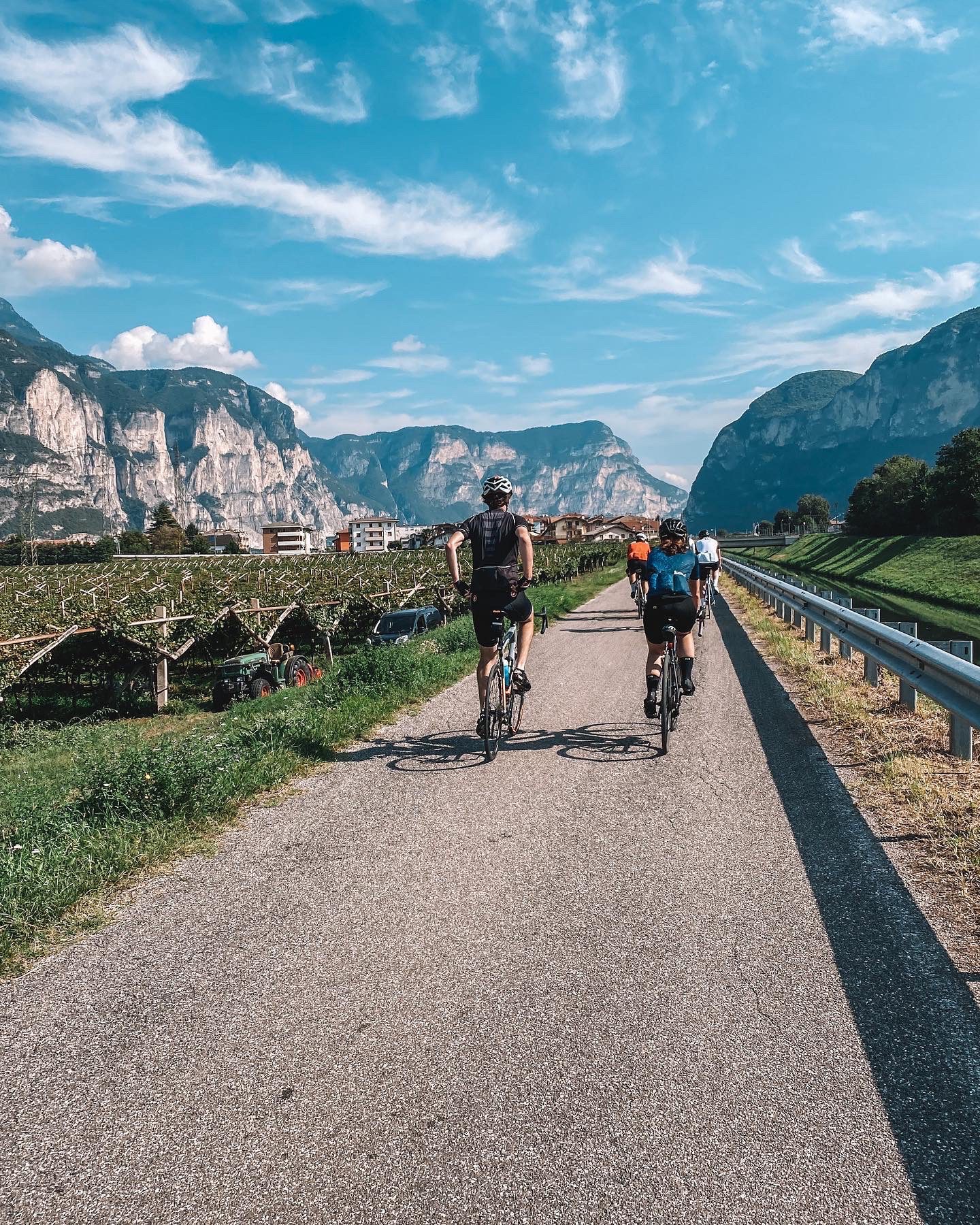 fietsen in Italië, Molveno, Dolomieten, Fietsen in de Dolomieten, Fietsvakantie Dolomieten, Zuid-Tirol, Südtirol, Wielrenvakantie, Bergen, fietsen in de bergen, wijngaarden, trentino