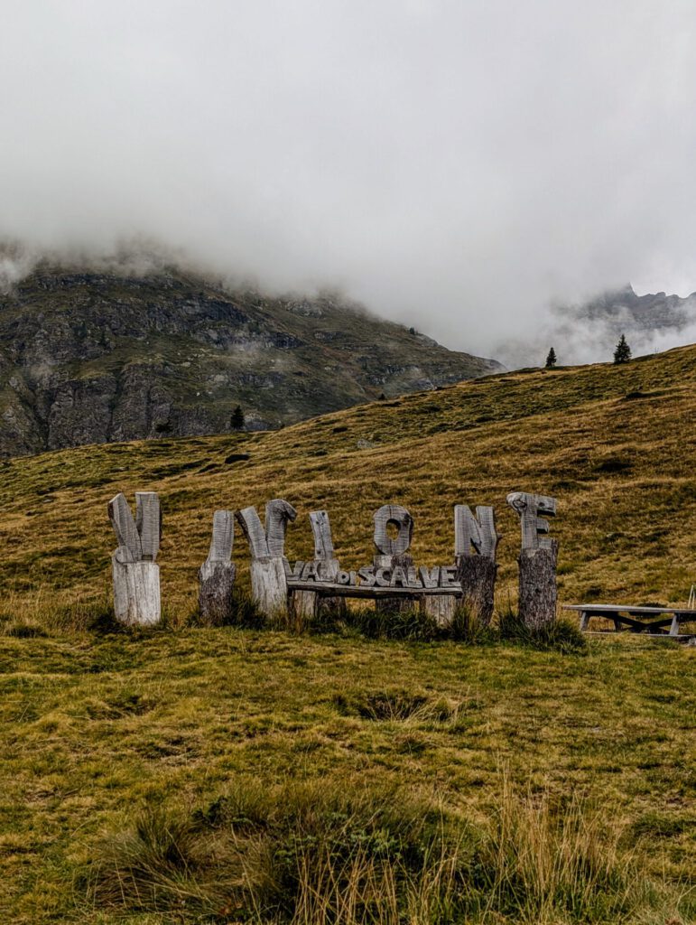 Passo Vivione, Schild